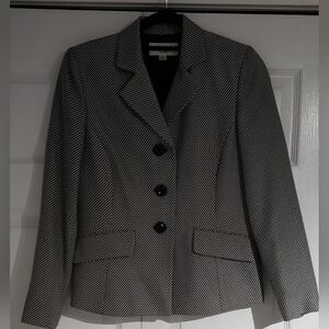 Le Suit Petite Size 4 Black/White Jacket
